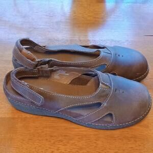 Duluth Brown Leather Gummy Sole Clog Style comfort Shoes Size 8